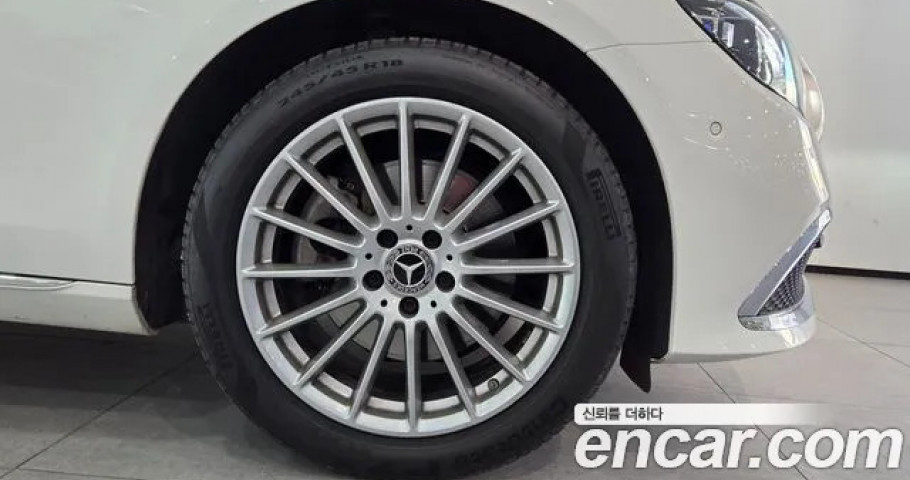 Mercedes-Benz E-Class 