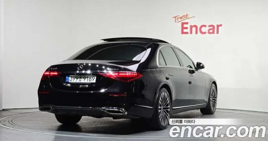 Mercedes-Benz S-Class 