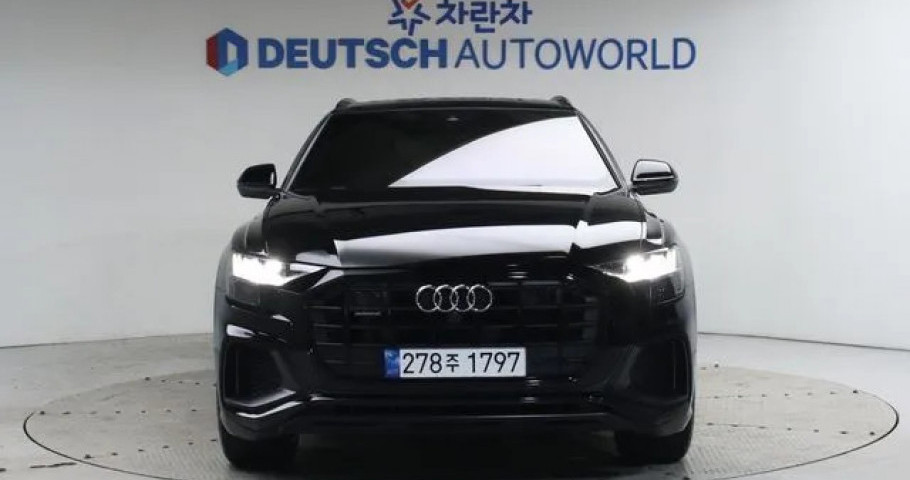 Audi Q8 