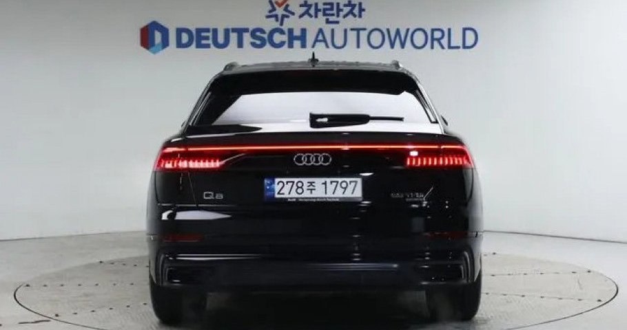 Audi Q8 