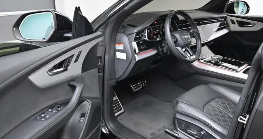 Audi Q8 