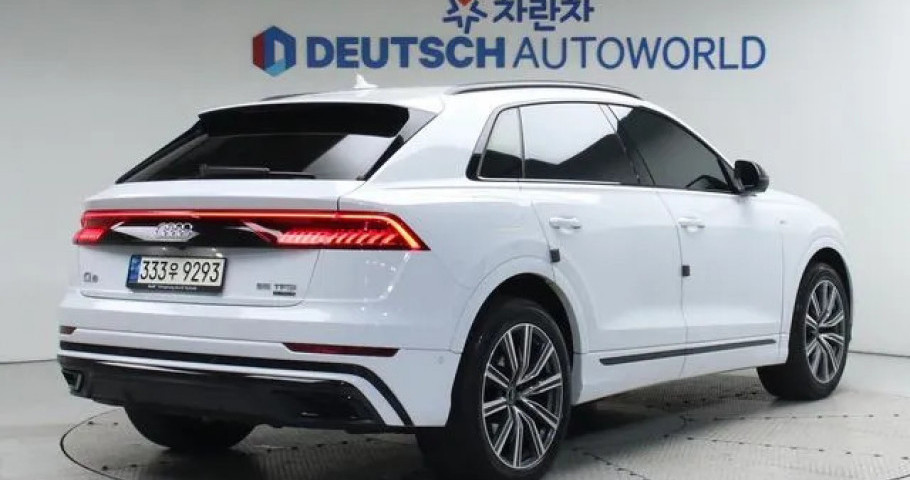 Audi Q8 