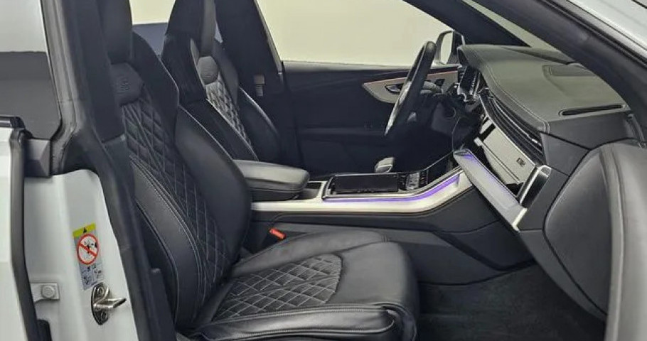 Audi Q8 