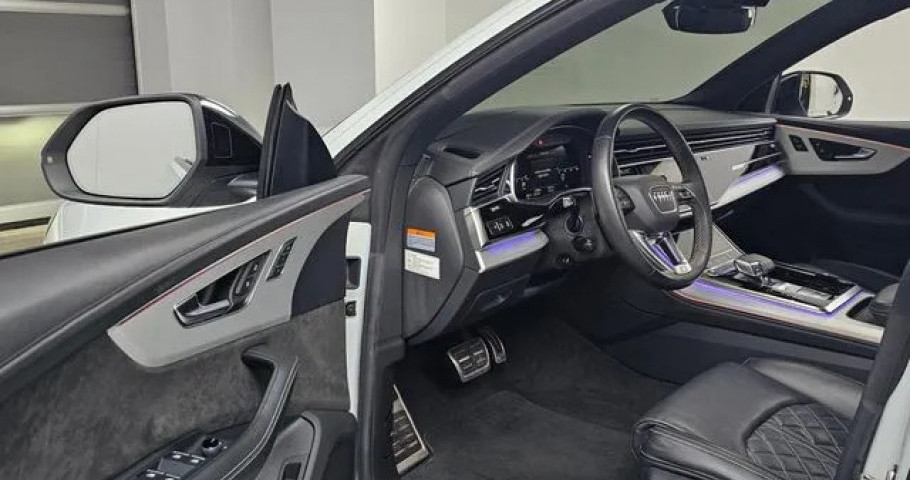 Audi Q8 