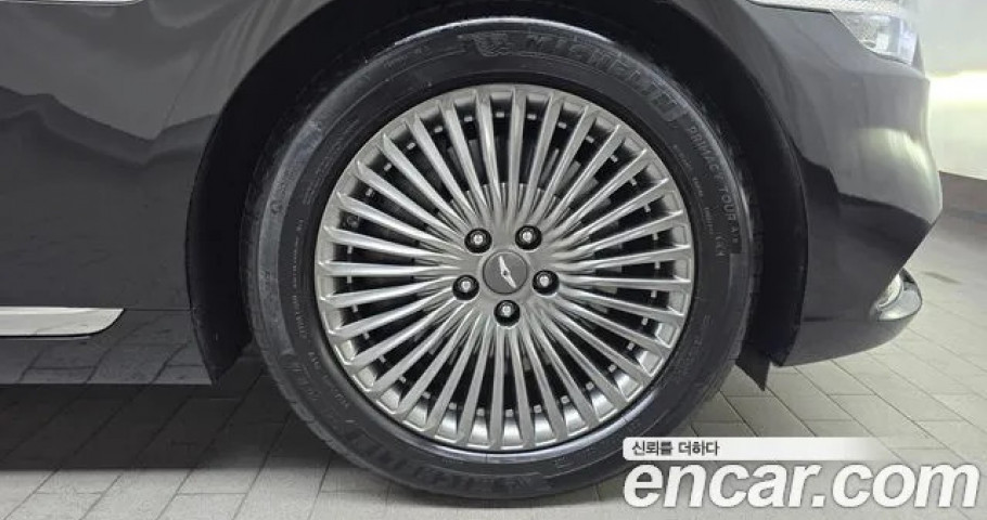 Genesis G90 