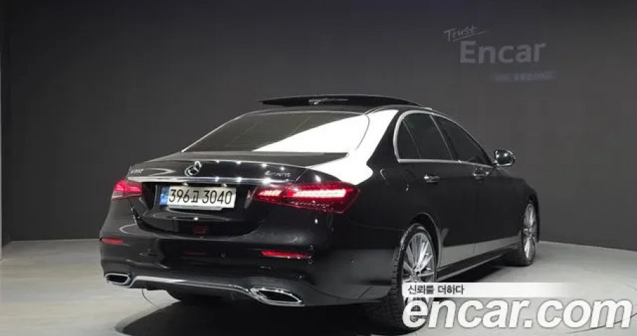 Mercedes-Benz E-Class 