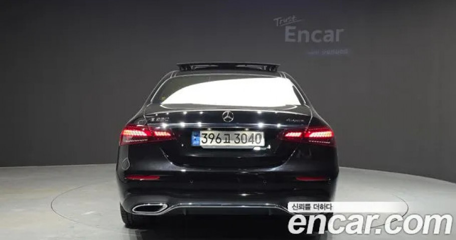 Mercedes-Benz E-Class 