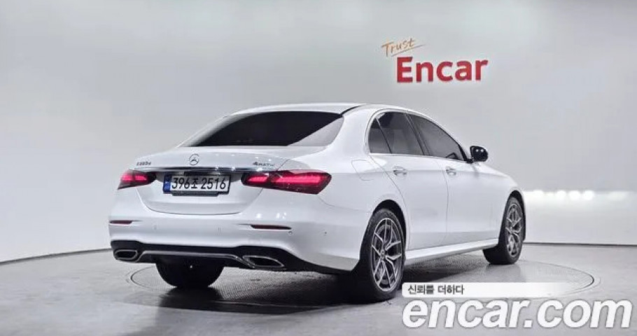 Mercedes-Benz E-Class 