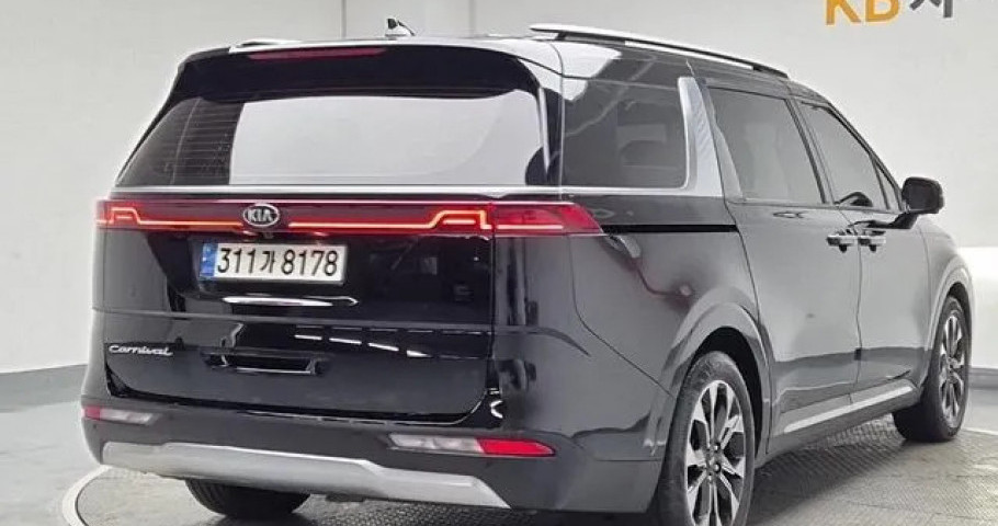 Kia Carnival 