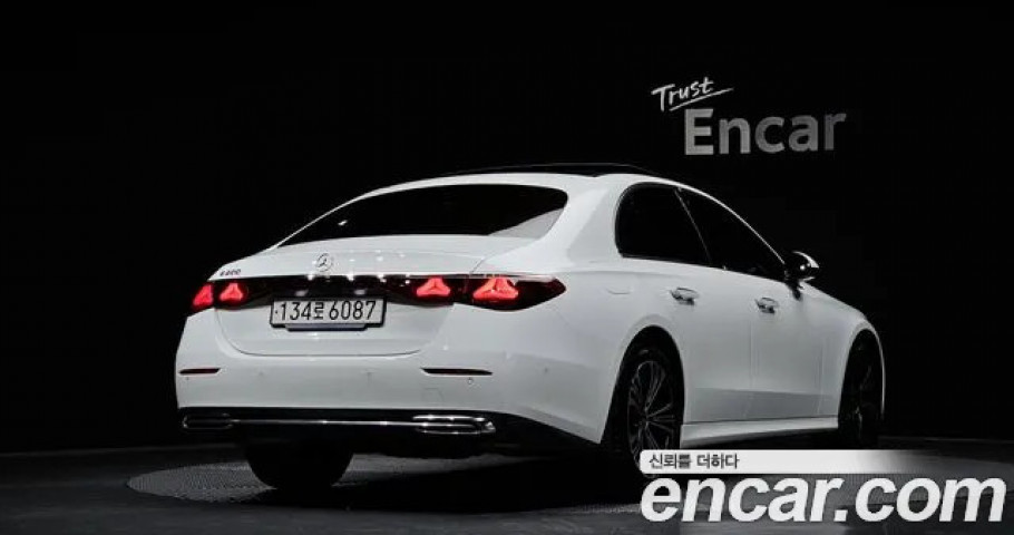 Mercedes-Benz E-Class 