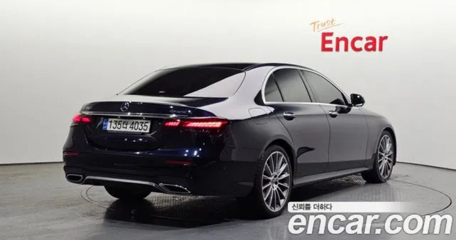 Mercedes-Benz E-Class 