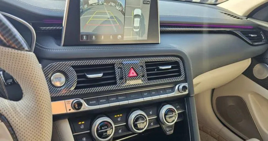 Genesis G70 