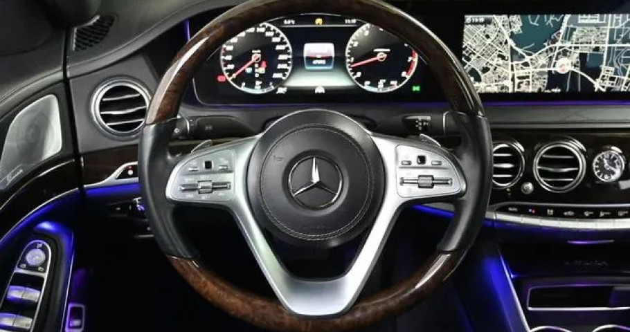 Mercedes-Benz S-Class 