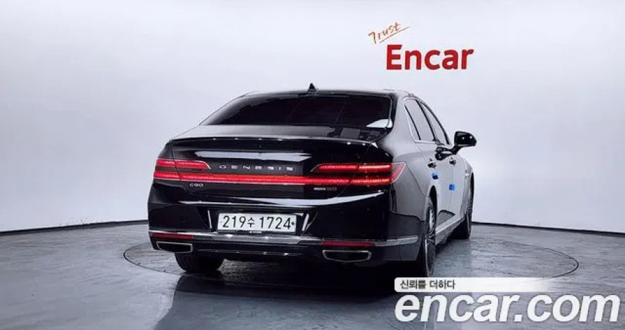 Genesis G90 