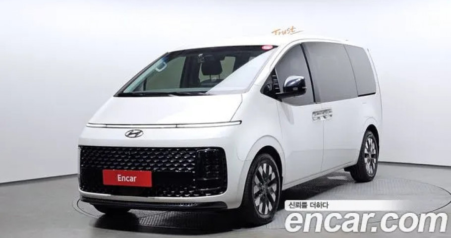 Hyundai Staria 