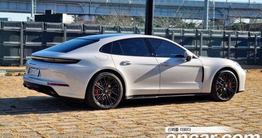 Porsche Panamera 