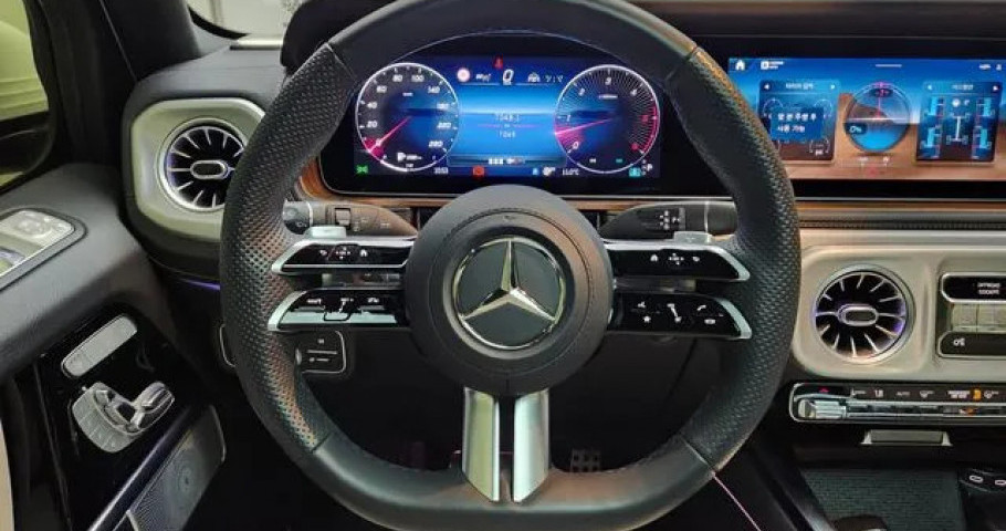 Mercedes-Benz G-Class 