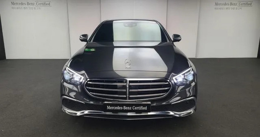 Mercedes-Benz E-Class 