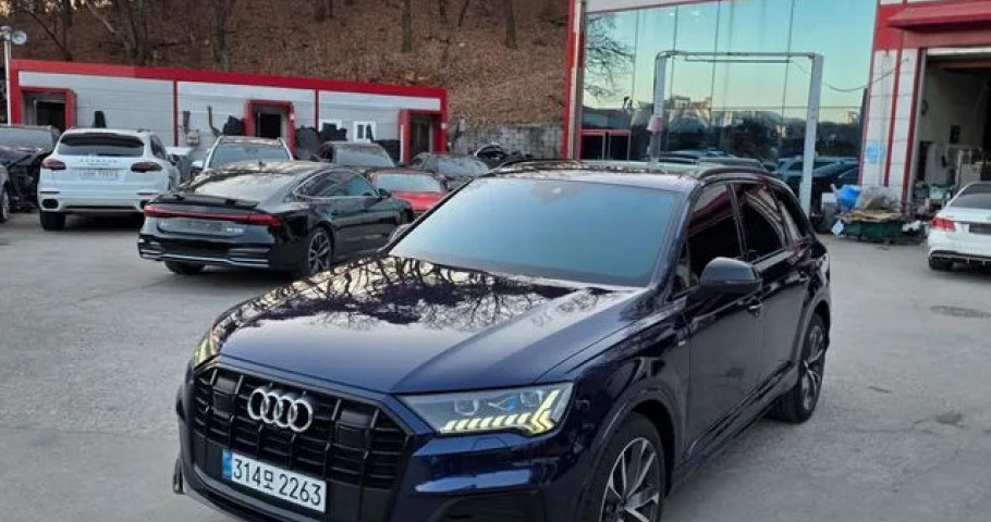 Audi Q7 
