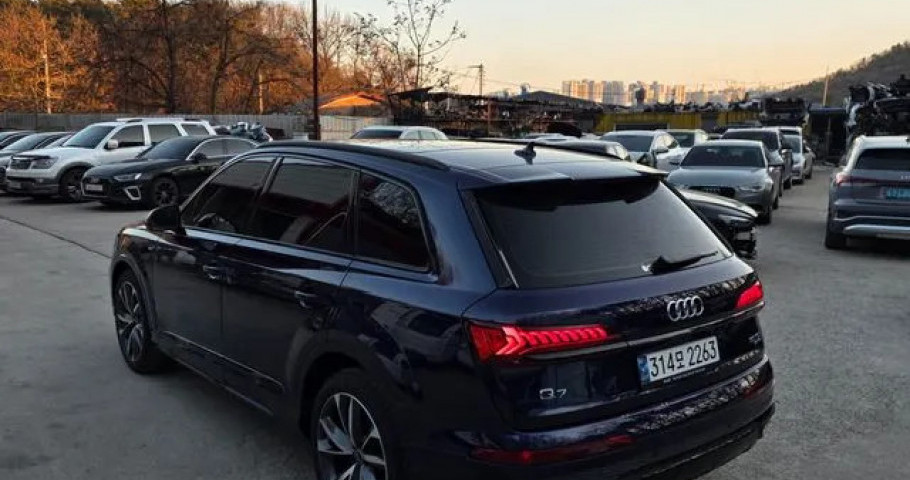 Audi Q7 