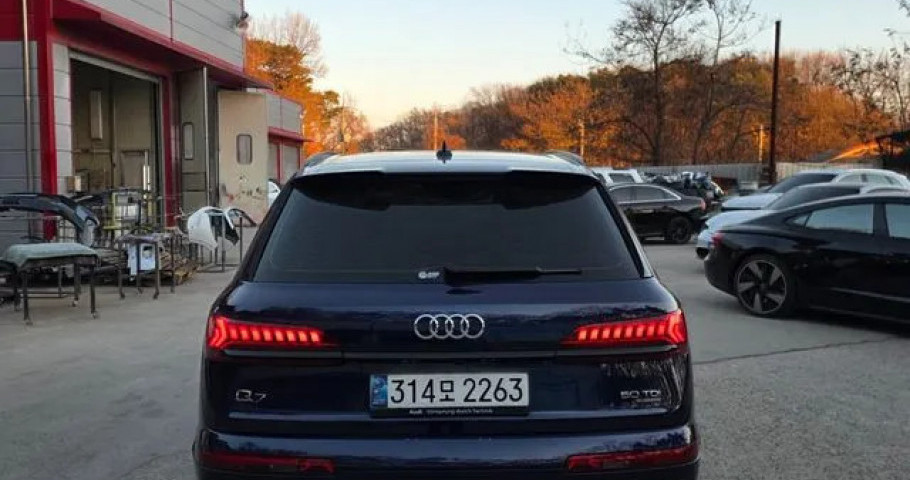 Audi Q7 