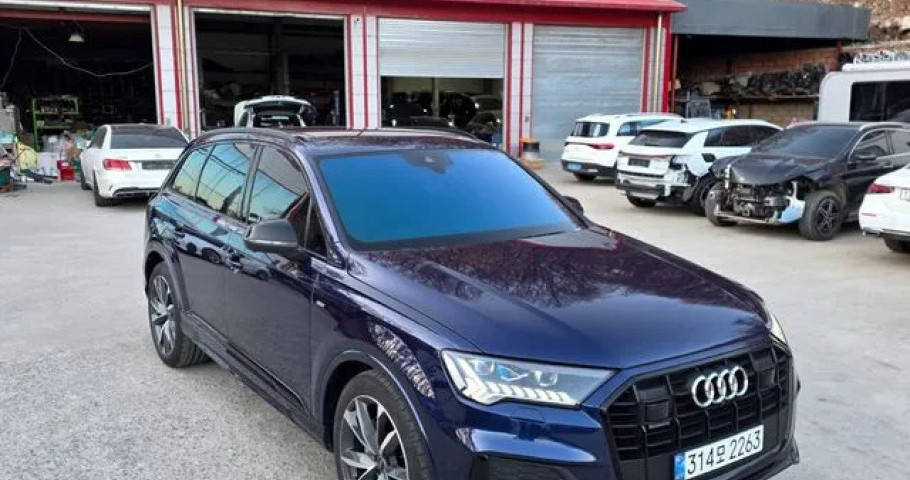 Audi Q7 