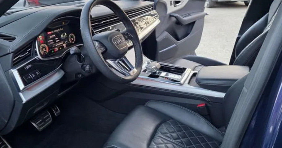 Audi Q7 
