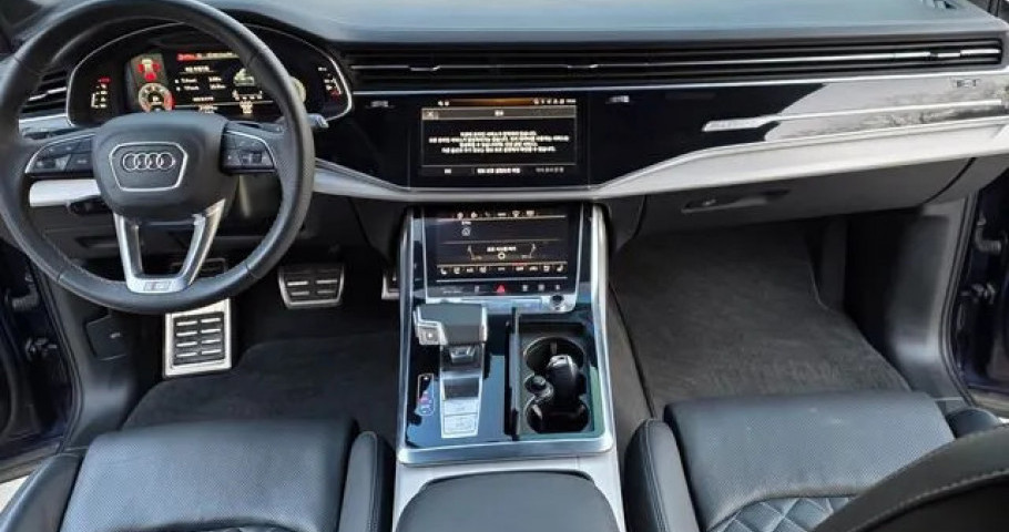 Audi Q7 