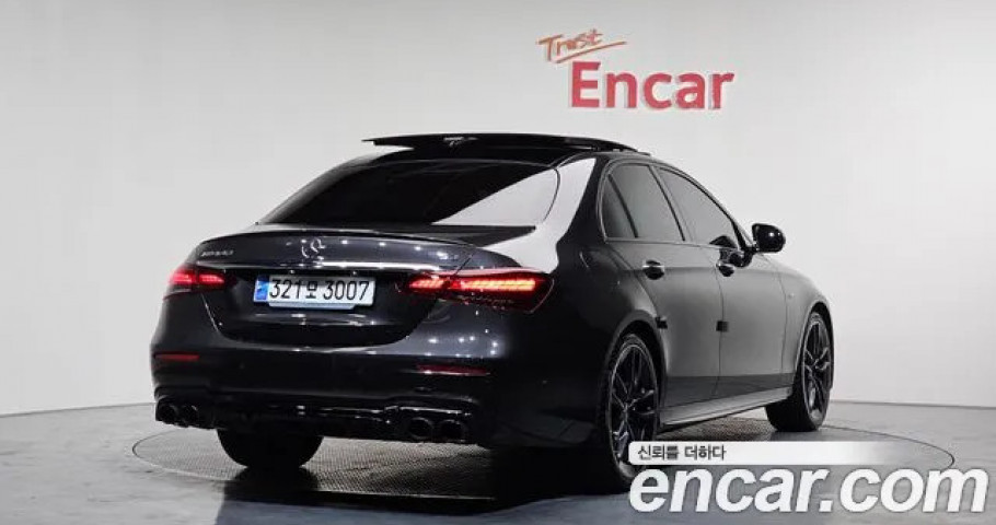 Mercedes-Benz E-Class 