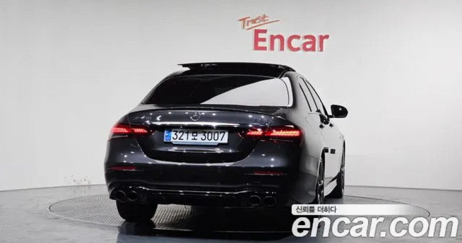 Mercedes-Benz E-Class 