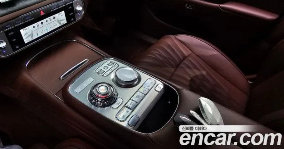 Genesis G90 