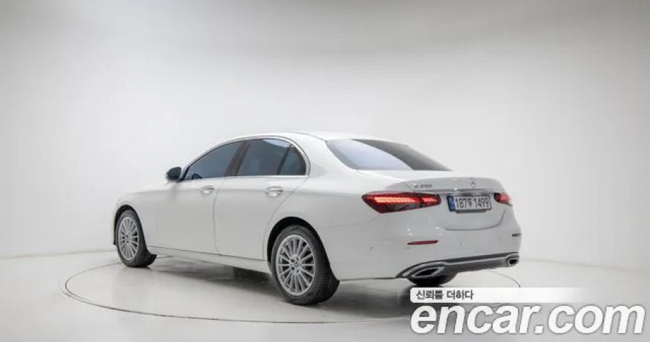 Mercedes-Benz E-Class 