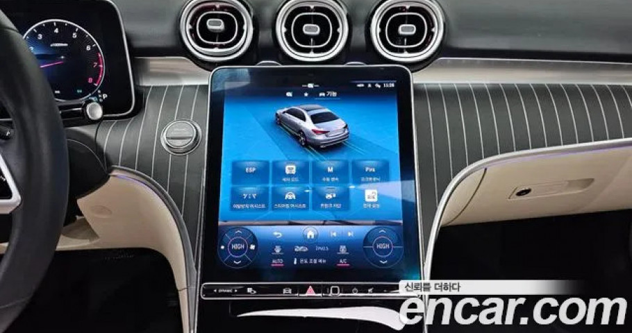 Mercedes-Benz C-Class 