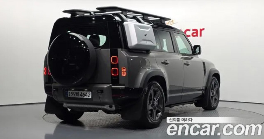 Land Rover Defender 