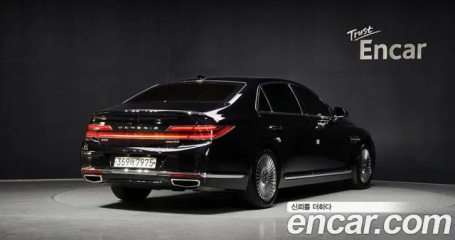 Genesis G90 