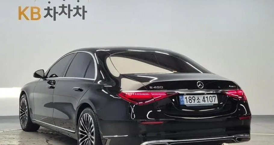 Mercedes-Benz S-Class 