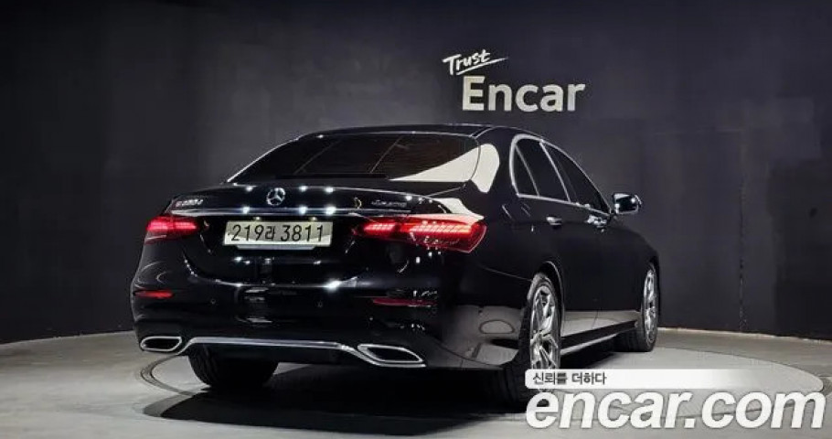 Mercedes-Benz E-Class 