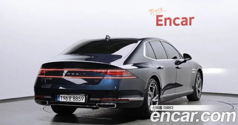 Genesis G90 