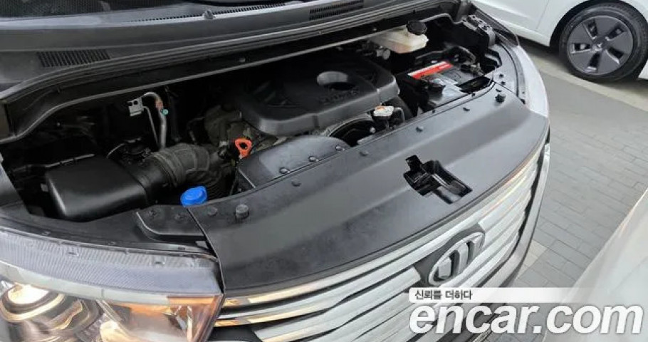 Hyundai Starex 