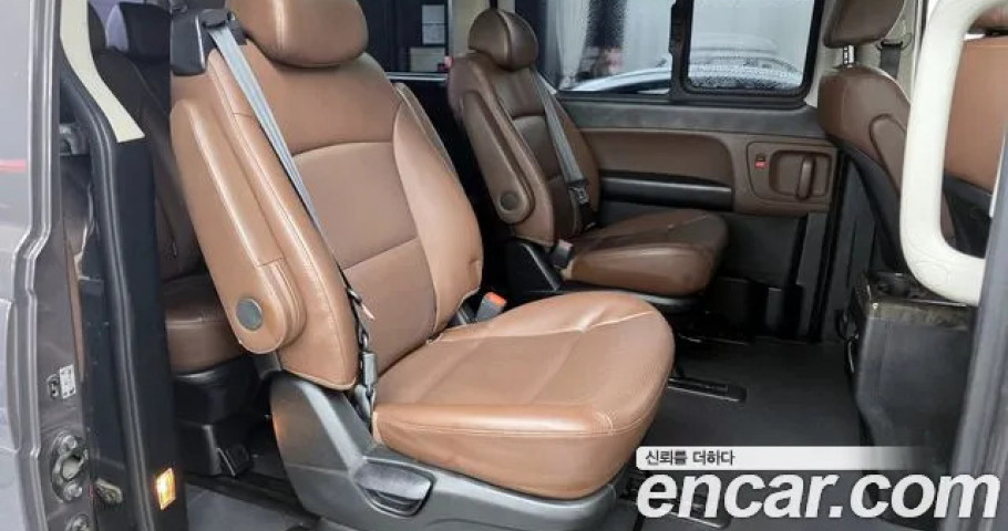 Hyundai Starex 