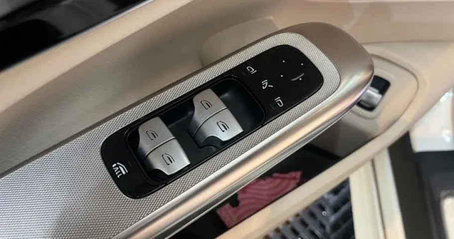 Mercedes-Benz Cle-Class 