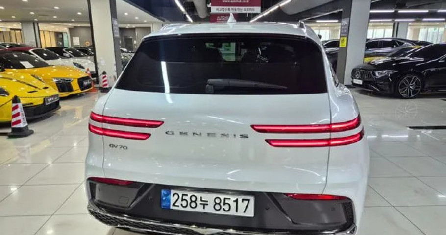 Genesis Gv70 