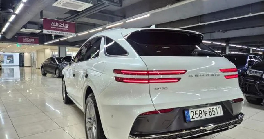 Genesis Gv70 