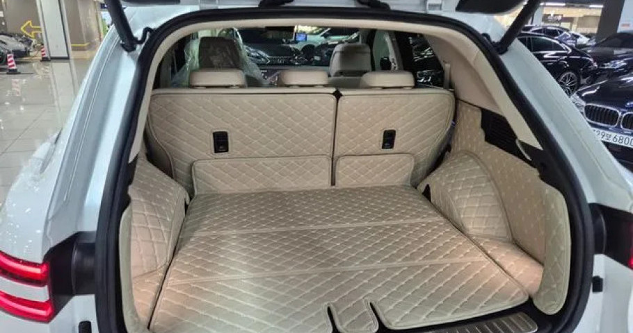 Genesis Gv70 