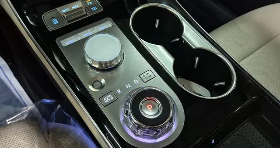 Genesis Gv70 