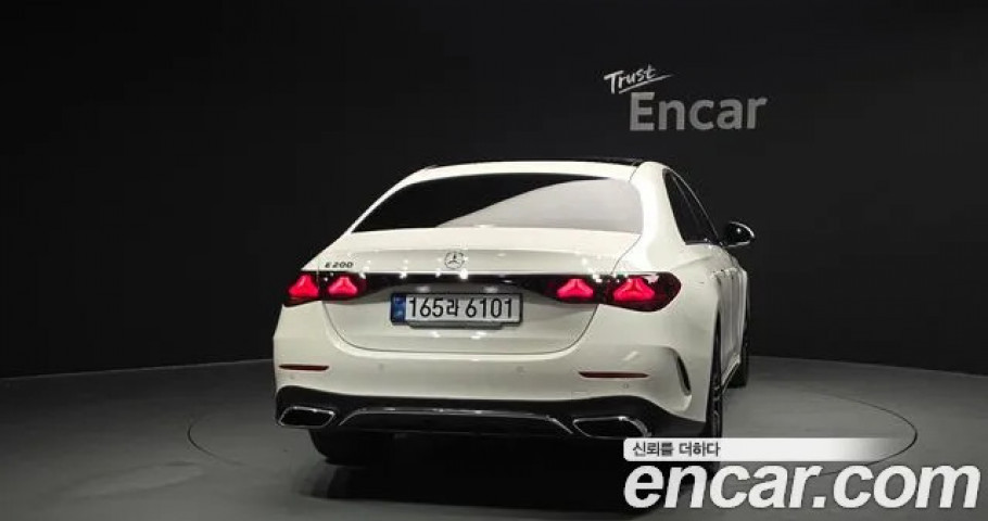 Mercedes-Benz E-Class 