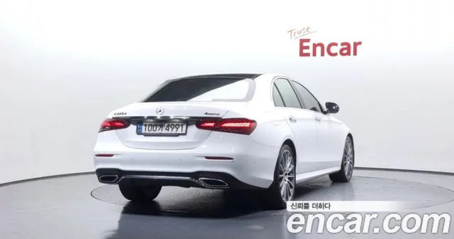 Mercedes-Benz E-Class 