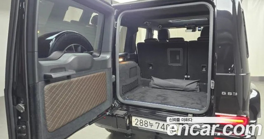 Mercedes-Benz G-Class 