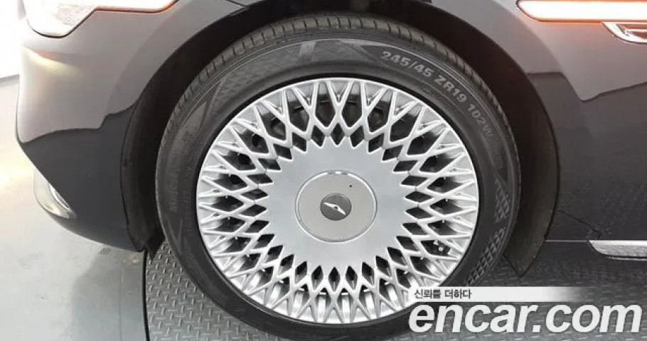 Genesis G90 