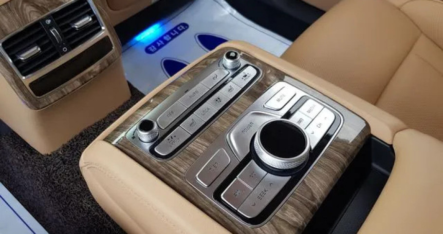Kia K9 